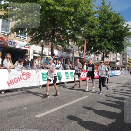 15.09.2024 - PSD Bank Halbmarathon Miley Keyser http://msf.ph/oto/7065040 15.09.2024 12:15:24 Ziel 1964, 2091, 2097, 2234, 2258, 2522, 3078, 3079, 3080, 3170, 3353, 3375, 3376, 3548 meine-sportfotos.de