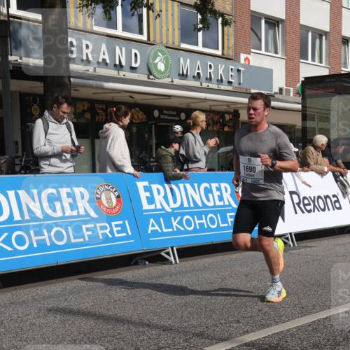 15.09.2024 - PSD Bank Halbmarathon Michael Strokosch http://msf.ph/oto/7065114 15.09.2024 11:56:31 Ziel 775, 787, 1327, 1445, 1690, 1700, 1706, 1707, 1859, 1973, 2494, 2900 meine-sportfotos.de