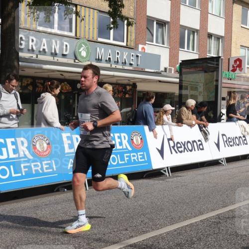 15.09.2024 - PSD Bank Halbmarathon Michael Strokosch http://msf.ph/oto/7065115 15.09.2024 11:56:31 Ziel 775, 787, 1327, 1445, 1690, 1700, 1706, 1707, 1859, 1973, 2494, 2900 meine-sportfotos.de