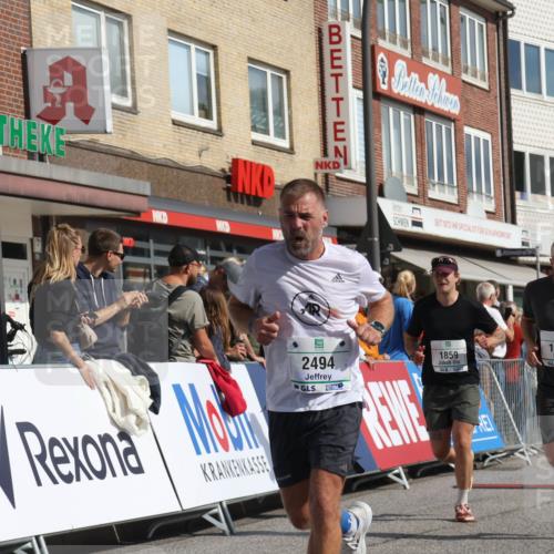 15.09.2024 - PSD Bank Halbmarathon Michael Strokosch http://msf.ph/oto/7065132 15.09.2024 11:56:35 Ziel 775, 787, 1327, 1690, 1700, 1706, 1859, 1973, 2494, 2780, 2879, 2900 meine-sportfotos.de