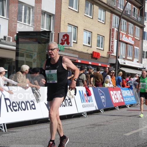 15.09.2024 - PSD Bank Halbmarathon Michael Strokosch http://msf.ph/oto/7065163 15.09.2024 11:56:39 Ziel 775, 787, 1327, 1584, 1690, 1706, 1753, 1859, 1973, 2333, 2494, 2780, 2879 meine-sportfotos.de