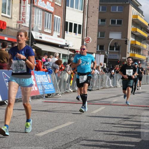 15.09.2024 - PSD Bank Halbmarathon Michael Strokosch http://msf.ph/oto/7065198 15.09.2024 11:56:44 Ziel 775, 787, 1327, 1508, 1584, 1753, 1859, 1973, 2292, 2333, 2388, 2494, 2780, 2879 meine-sportfotos.de