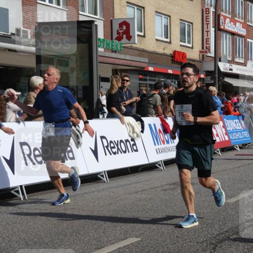 15.09.2024 - PSD Bank Halbmarathon Michael Strokosch http://msf.ph/oto/7065217 15.09.2024 11:56:48 Ziel 775, 787, 1144, 1325, 1508, 1584, 1753, 1859, 2054, 2292, 2333, 2388, 2780, 2879 meine-sportfotos.de
