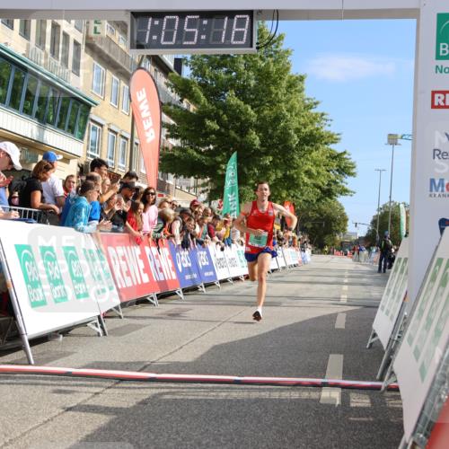 15.09.2024 - PSD Bank Halbmarathon Strokosch-Dieckow http://msf.ph/oto/7065231 15.09.2024 11:06:09 Ziel 450, 452 meine-sportfotos.de