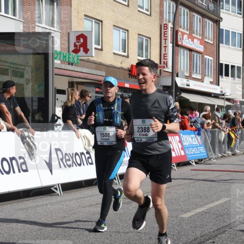 15.09.2024 - PSD Bank Halbmarathon Michael Strokosch http://msf.ph/oto/7065240 15.09.2024 11:56:51 Ziel 787, 977, 980, 1144, 1325, 1508, 1584, 1753, 2021, 2054, 2292, 2333, 2388, 2780, 2879 meine-sportfotos.de