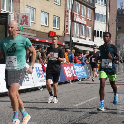 15.09.2024 - PSD Bank Halbmarathon Michael Strokosch http://msf.ph/oto/7065269 15.09.2024 11:56:56 Ziel 977, 980, 1144, 1325, 1451, 1508, 1526, 1584, 1753, 1935, 2021, 2054, 2080, 2292, 2333, 2388, 2922 meine-sportfotos.de