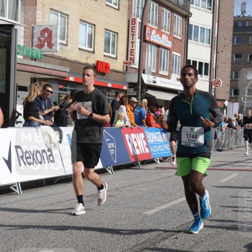 15.09.2024 - PSD Bank Halbmarathon Michael Strokosch http://msf.ph/oto/7065271 15.09.2024 11:56:56 Ziel 977, 980, 1144, 1325, 1451, 1508, 1526, 1584, 1753, 1935, 2021, 2054, 2080, 2292, 2333, 2388, 2922 meine-sportfotos.de