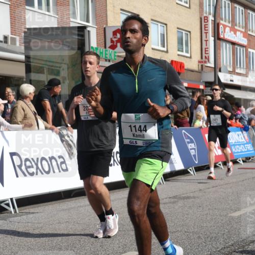 15.09.2024 - PSD Bank Halbmarathon Michael Strokosch http://msf.ph/oto/7065277 15.09.2024 11:56:57 Ziel 977, 980, 1144, 1325, 1451, 1508, 1526, 1584, 1753, 1935, 2021, 2054, 2080, 2292, 2333, 2388, 2922 meine-sportfotos.de