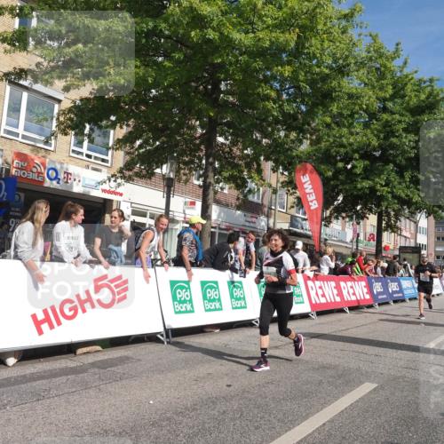 15.09.2024 - PSD Bank Halbmarathon Miley Keyser http://msf.ph/oto/7065306 15.09.2024 12:15:55 Ziel 985, 2007, 2055, 2123, 2289, 2294, 2855, 3509 meine-sportfotos.de