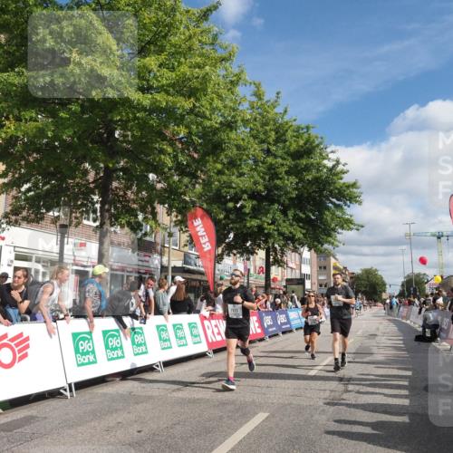 15.09.2024 - PSD Bank Halbmarathon Miley Keyser http://msf.ph/oto/7065348 15.09.2024 12:15:57 Ziel 985, 2007, 2055, 2123, 2289, 2294, 2855, 3509 meine-sportfotos.de