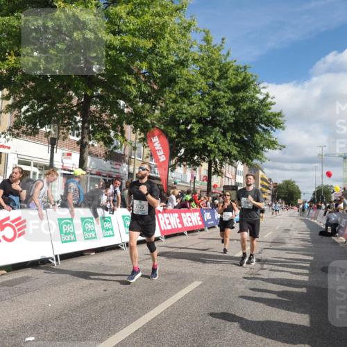 15.09.2024 - PSD Bank Halbmarathon Miley Keyser http://msf.ph/oto/7065370 15.09.2024 12:15:58 Ziel 985, 2007, 2055, 2123, 2289, 2294, 2855, 3509 meine-sportfotos.de