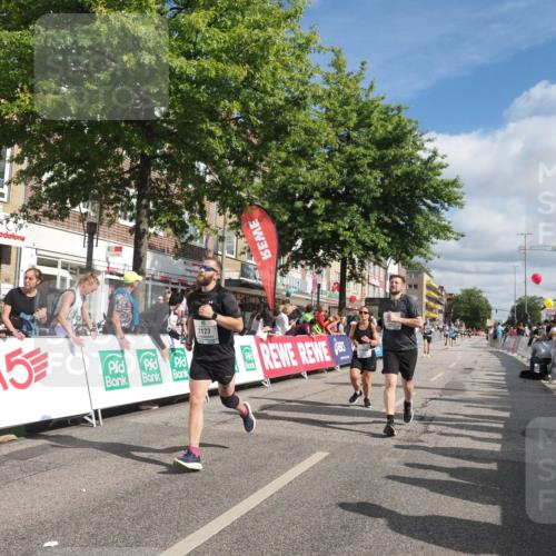 15.09.2024 - PSD Bank Halbmarathon Miley Keyser http://msf.ph/oto/7065375 15.09.2024 12:15:58 Ziel 985, 2007, 2055, 2123, 2289, 2294, 2855, 3509 meine-sportfotos.de