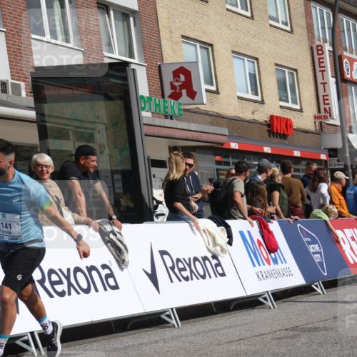 15.09.2024 - PSD Bank Halbmarathon Michael Strokosch http://msf.ph/oto/7065442 15.09.2024 11:57:23 Ziel 971, 978, 1281, 1431, 1505, 2141, 2510, 2836, 2905 meine-sportfotos.de