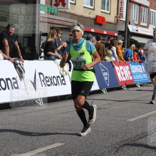 15.09.2024 - PSD Bank Halbmarathon Michael Strokosch http://msf.ph/oto/7065479 15.09.2024 11:57:29 Ziel 978, 1281, 1431, 1505, 1647, 1827, 1920, 1987, 2141, 2510, 2905, 2929 meine-sportfotos.de