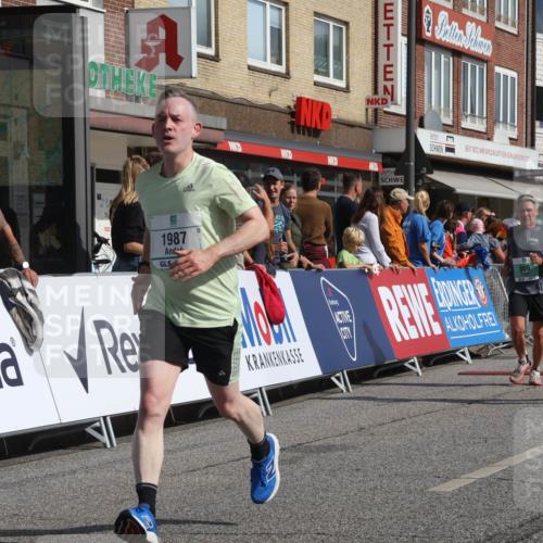 15.09.2024 - PSD Bank Halbmarathon Michael Strokosch http://msf.ph/oto/7065555 15.09.2024 11:57:39 Ziel 806, 978, 1281, 1289, 1302, 1647, 1827, 1920, 1987, 2572, 2905, 2929 meine-sportfotos.de