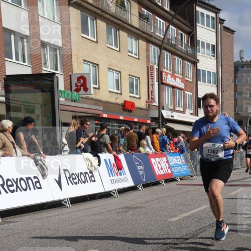 15.09.2024 - PSD Bank Halbmarathon Michael Strokosch http://msf.ph/oto/7065594 15.09.2024 11:57:45 Ziel 806, 1289, 1302, 1530, 1708, 1827, 1920, 1987, 2572, 2664, 2751, 2929, 3525 meine-sportfotos.de