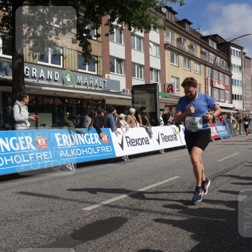 15.09.2024 - PSD Bank Halbmarathon Michael Strokosch http://msf.ph/oto/7065598 15.09.2024 11:57:45 Ziel 806, 1289, 1302, 1530, 1708, 1827, 1920, 1987, 2572, 2664, 2751, 2929, 3525 meine-sportfotos.de