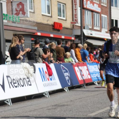 15.09.2024 - PSD Bank Halbmarathon Michael Strokosch http://msf.ph/oto/7065611 15.09.2024 11:57:48 Ziel 806, 1289, 1302, 1530, 1708, 1900, 1987, 2542, 2564, 2572, 2664, 2751, 3525 meine-sportfotos.de