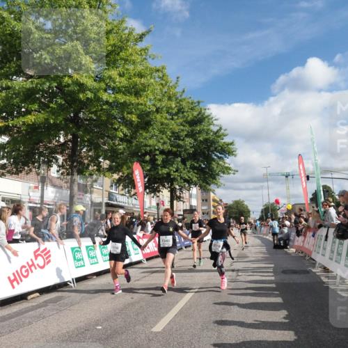 15.09.2024 - PSD Bank Halbmarathon Miley Keyser http://msf.ph/oto/7065627 15.09.2024 12:16:25 Ziel 2027, 2109, 2453, 2859, 3061, 3081, 3082, 3148, 3149, 3165, 3166, 3465 meine-sportfotos.de