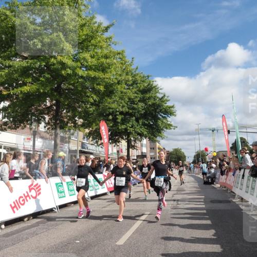 15.09.2024 - PSD Bank Halbmarathon Miley Keyser http://msf.ph/oto/7065632 15.09.2024 12:16:25 Ziel 2027, 2109, 2453, 2859, 3061, 3081, 3082, 3148, 3149, 3165, 3166, 3465 meine-sportfotos.de