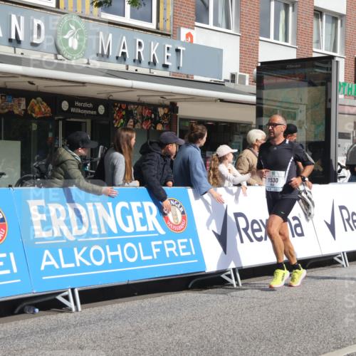 15.09.2024 - PSD Bank Halbmarathon Michael Strokosch http://msf.ph/oto/7065644 15.09.2024 11:57:51 Ziel 806, 975, 1289, 1302, 1530, 1708, 1900, 2512, 2542, 2564, 2572, 2664, 2751, 3525 meine-sportfotos.de