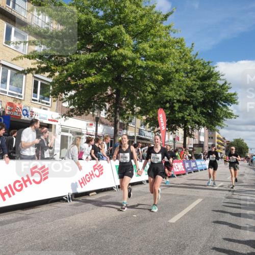 15.09.2024 - PSD Bank Halbmarathon Miley Keyser http://msf.ph/oto/7065665 15.09.2024 12:16:27 Ziel 2027, 2109, 2453, 2859, 3061, 3081, 3082, 3097, 3148, 3149, 3165, 3166, 3465 meine-sportfotos.de