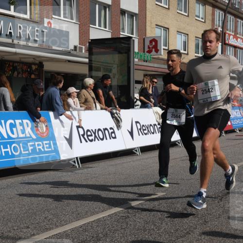 15.09.2024 - PSD Bank Halbmarathon Michael Strokosch http://msf.ph/oto/7065668 15.09.2024 11:57:55 Ziel 975, 1302, 1530, 1708, 1900, 2512, 2542, 2564, 2572, 2664, 2751, 2873, 3138, 3525 meine-sportfotos.de