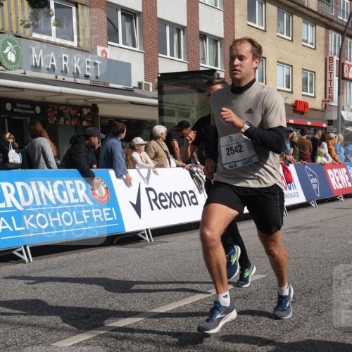 15.09.2024 - PSD Bank Halbmarathon Michael Strokosch http://msf.ph/oto/7065670 15.09.2024 11:57:55 Ziel 975, 1302, 1530, 1708, 1900, 2512, 2542, 2564, 2572, 2664, 2751, 2873, 3138, 3525 meine-sportfotos.de