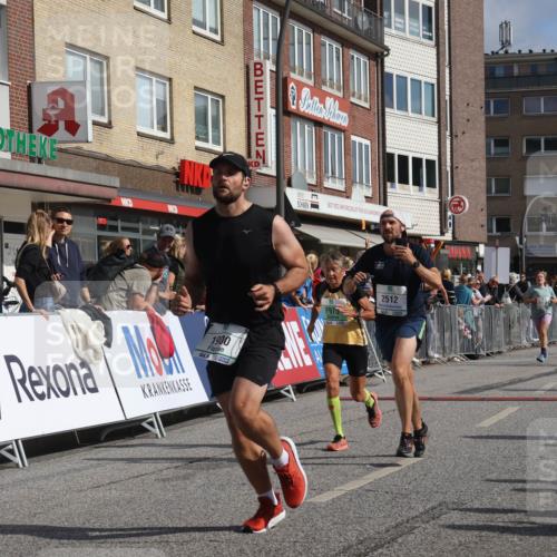 15.09.2024 - PSD Bank Halbmarathon Michael Strokosch http://msf.ph/oto/7065685 15.09.2024 11:57:57 Ziel 975, 1449, 1530, 1539, 1708, 1900, 2512, 2542, 2564, 2572, 2664, 2751, 2873, 3138, 3525 meine-sportfotos.de