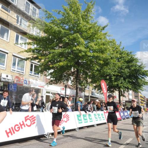 15.09.2024 - PSD Bank Halbmarathon Miley Keyser http://msf.ph/oto/7065706 15.09.2024 12:16:29 Ziel 2342, 2453, 2859, 3061, 3081, 3082, 3097, 3148, 3149, 3165, 3166, 3233, 3465 meine-sportfotos.de