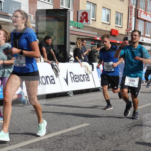 15.09.2024 - PSD Bank Halbmarathon Michael Strokosch http://msf.ph/oto/7065742 15.09.2024 11:58:05 Ziel 975, 1417, 1449, 1539, 1565, 1842, 1900, 2497, 2512, 2542, 2564, 2664, 2763, 2873, 2883, 3138, 3552 meine-sportfotos.de