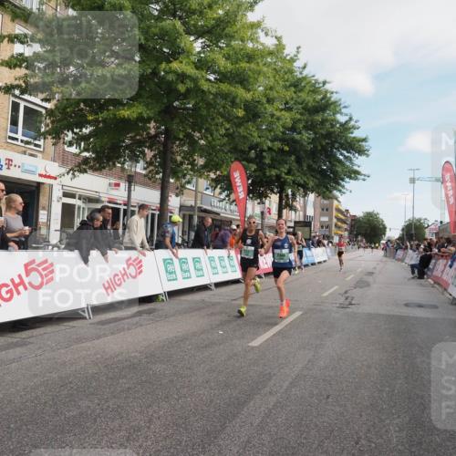 15.09.2024 - PSD Bank Halbmarathon Miley Keyser http://msf.ph/oto/7065775 15.09.2024 11:15:35 Ziel 405, 532, 572, 576, 846, 1086, 2465 meine-sportfotos.de