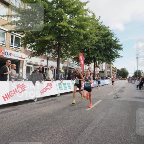 15.09.2024 - PSD Bank Halbmarathon Miley Keyser http://msf.ph/oto/7065783 15.09.2024 11:15:35 Ziel 405, 532, 572, 576, 846, 1086, 2465 meine-sportfotos.de