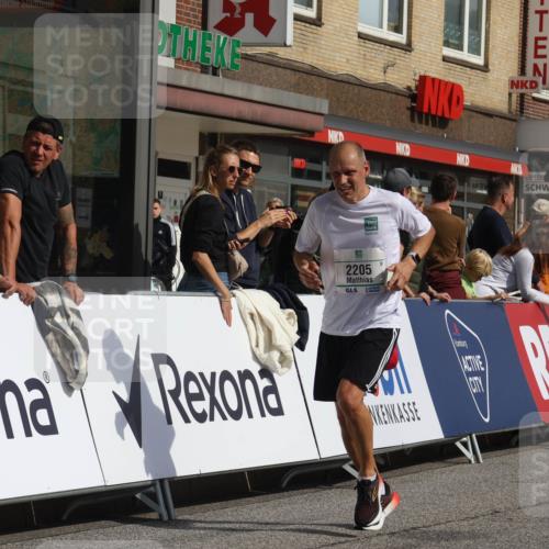 15.09.2024 - PSD Bank Halbmarathon Michael Strokosch http://msf.ph/oto/7065807 15.09.2024 11:58:16 Ziel 1417, 1449, 1539, 1565, 1642, 1842, 2205, 2497, 2763, 2773, 2823, 2883, 3552 meine-sportfotos.de