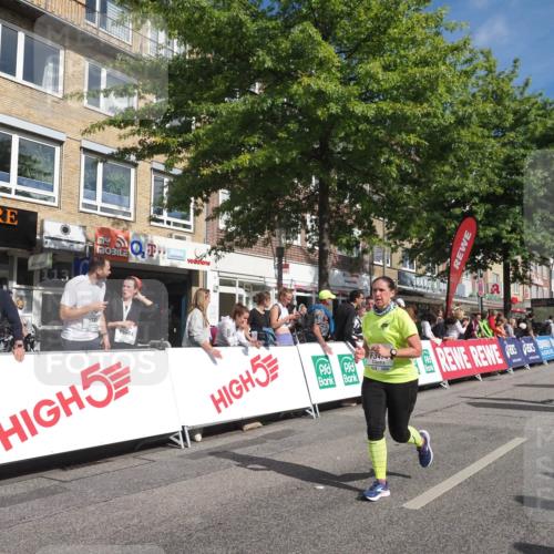 15.09.2024 - PSD Bank Halbmarathon Miley Keyser http://msf.ph/oto/7065818 15.09.2024 12:16:43 Ziel 2342, 2396, 2526, 2911, 3097, 3102, 3140, 3233, 3474, 3493, 3494 meine-sportfotos.de