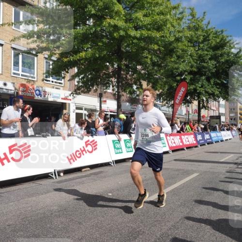 15.09.2024 - PSD Bank Halbmarathon Miley Keyser http://msf.ph/oto/7065848 15.09.2024 12:16:44 Ziel 2342, 2396, 2526, 2911, 3097, 3102, 3140, 3233, 3474, 3493, 3494 meine-sportfotos.de