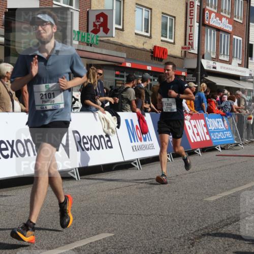 15.09.2024 - PSD Bank Halbmarathon Michael Strokosch http://msf.ph/oto/7065889 15.09.2024 11:58:26 Ziel 1303, 1642, 1818, 1849, 1947, 2101, 2205, 2249, 2474, 2773, 2823, 2860, 2870, 2885, 3553 meine-sportfotos.de