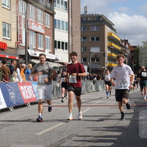 15.09.2024 - PSD Bank Halbmarathon Michael Strokosch http://msf.ph/oto/7065898 15.09.2024 11:58:30 Ziel 1303, 1642, 1818, 1822, 1849, 1865, 1947, 2101, 2249, 2474, 2773, 2823, 2860, 2870, 2885, 3553 meine-sportfotos.de