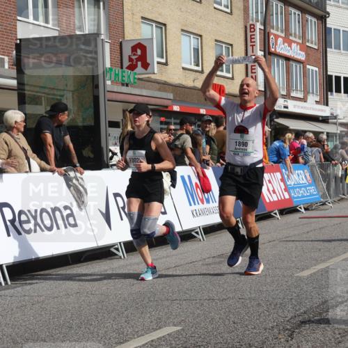 15.09.2024 - PSD Bank Halbmarathon Michael Strokosch http://msf.ph/oto/7066029 15.09.2024 11:58:49 Ziel 1283, 1329, 1711, 1822, 1870, 1890, 1919, 1955, 1992, 2038, 2230, 2297, 2721, 2756, 2760, 2956, 3022, 3051, 3528, 3551 meine-sportfotos.de