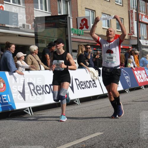 15.09.2024 - PSD Bank Halbmarathon Michael Strokosch http://msf.ph/oto/7066032 15.09.2024 11:58:50 Ziel 1283, 1329, 1711, 1822, 1870, 1890, 1919, 1955, 1992, 2038, 2230, 2297, 2721, 2756, 2760, 2956, 3022, 3051, 3528, 3551 meine-sportfotos.de