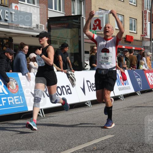 15.09.2024 - PSD Bank Halbmarathon Michael Strokosch http://msf.ph/oto/7066034 15.09.2024 11:58:50 Ziel 1283, 1329, 1711, 1822, 1870, 1890, 1919, 1955, 1992, 2038, 2230, 2297, 2721, 2756, 2760, 2956, 3022, 3051, 3528, 3551 meine-sportfotos.de