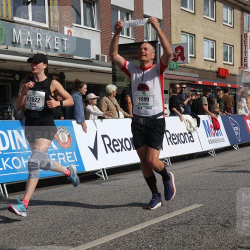 15.09.2024 - PSD Bank Halbmarathon Michael Strokosch http://msf.ph/oto/7066036 15.09.2024 11:58:50 Ziel 1283, 1329, 1711, 1822, 1870, 1890, 1919, 1955, 1992, 2038, 2230, 2297, 2721, 2756, 2760, 2956, 3022, 3051, 3528, 3551 meine-sportfotos.de