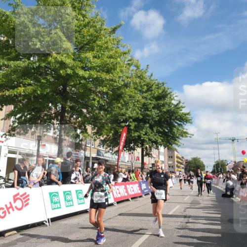 15.09.2024 - PSD Bank Halbmarathon Miley Keyser http://msf.ph/oto/7066037 15.09.2024 12:16:58 Ziel 1157, 2117, 2270, 2277, 2526, 2686, 2969, 3102, 3109, 3118, 3140, 3193, 3493, 3494, 3558 meine-sportfotos.de