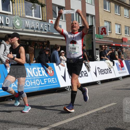 15.09.2024 - PSD Bank Halbmarathon Michael Strokosch http://msf.ph/oto/7066038 15.09.2024 11:58:50 Ziel 1283, 1329, 1711, 1822, 1870, 1890, 1919, 1955, 1992, 2038, 2230, 2297, 2721, 2756, 2760, 2956, 3022, 3051, 3528, 3551 meine-sportfotos.de