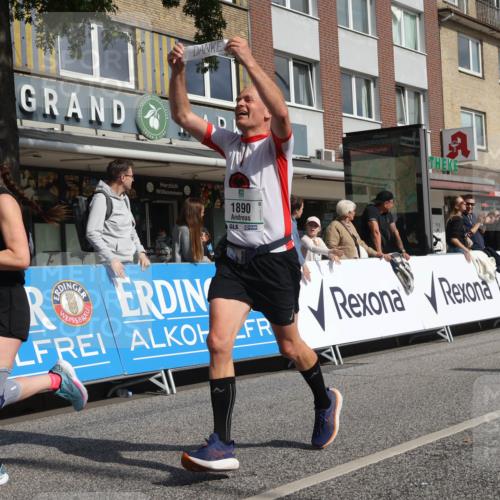 15.09.2024 - PSD Bank Halbmarathon Michael Strokosch http://msf.ph/oto/7066041 15.09.2024 11:58:51 Ziel 1283, 1329, 1711, 1870, 1890, 1919, 1955, 1992, 2038, 2230, 2297, 2721, 2756, 2760, 2956, 3022, 3051, 3528, 3551 meine-sportfotos.de