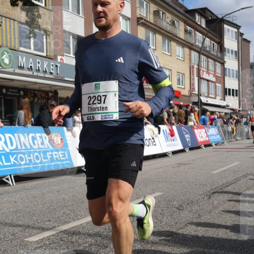 15.09.2024 - PSD Bank Halbmarathon Michael Strokosch http://msf.ph/oto/7066050 15.09.2024 11:58:52 Ziel 1329, 1711, 1862, 1870, 1890, 1919, 1955, 1992, 2230, 2297, 2721, 2756, 2760, 2956, 3022, 3051, 3528, 3551 meine-sportfotos.de