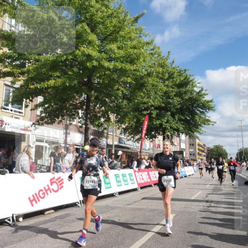 15.09.2024 - PSD Bank Halbmarathon Miley Keyser http://msf.ph/oto/7066055 15.09.2024 12:16:58 Ziel 1157, 2117, 2270, 2277, 2526, 2686, 2969, 3102, 3109, 3118, 3140, 3193, 3493, 3494, 3558 meine-sportfotos.de