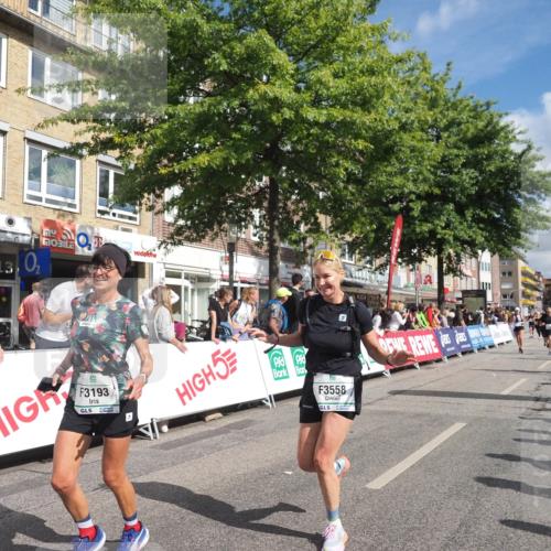 15.09.2024 - PSD Bank Halbmarathon Miley Keyser http://msf.ph/oto/7066088 15.09.2024 12:16:59 Ziel 1157, 2117, 2270, 2277, 2526, 2686, 2969, 3102, 3109, 3118, 3140, 3193, 3493, 3494, 3558 meine-sportfotos.de