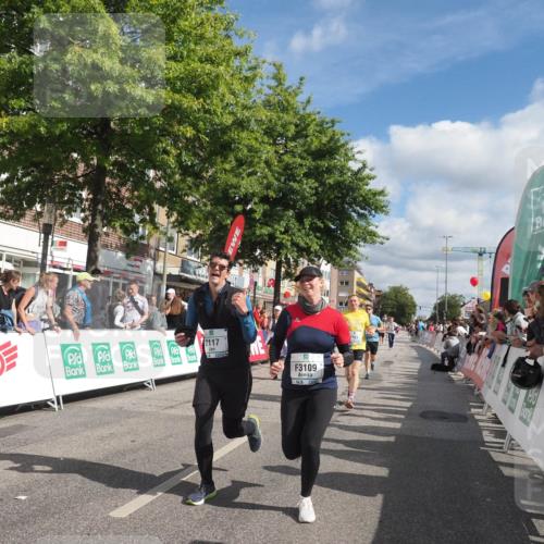 15.09.2024 - PSD Bank Halbmarathon Miley Keyser http://msf.ph/oto/7066119 15.09.2024 12:17:02 Ziel 1157, 1596, 2117, 2270, 2277, 2526, 2686, 2969, 3102, 3109, 3118, 3140, 3193, 3250, 3403, 3507, 3558 meine-sportfotos.de