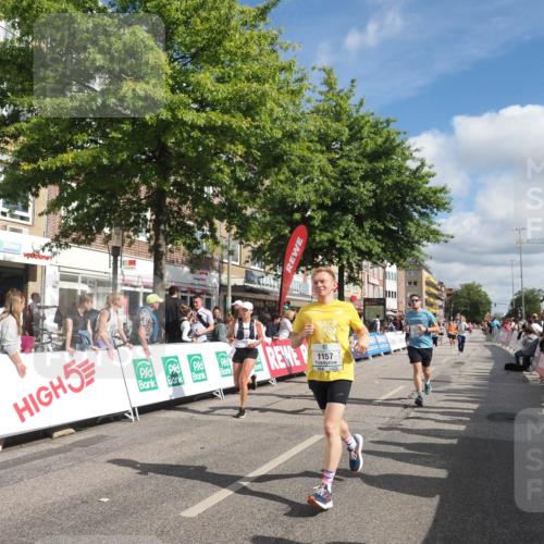 15.09.2024 - PSD Bank Halbmarathon Miley Keyser http://msf.ph/oto/7066152 15.09.2024 12:17:04 Ziel 1157, 1596, 2117, 2270, 2277, 2526, 2686, 2969, 3102, 3109, 3118, 3140, 3193, 3250, 3403, 3507, 3558 meine-sportfotos.de